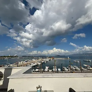 urla-marin-otel.hotelsofizmir.com/